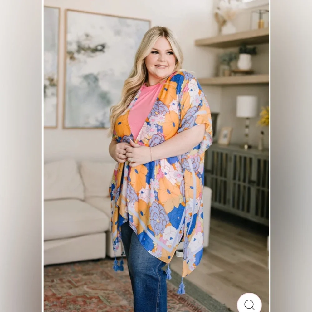 ⭐️New DO EVERYTHING IN LOVE
Floral Print Kimono - Picture 4 of 15